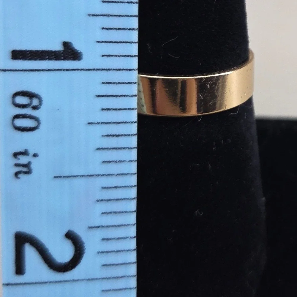Gold Tone Flat Cigar Band Type Ring Size 8 Minimalist Wide Smooth Band Unbranded
